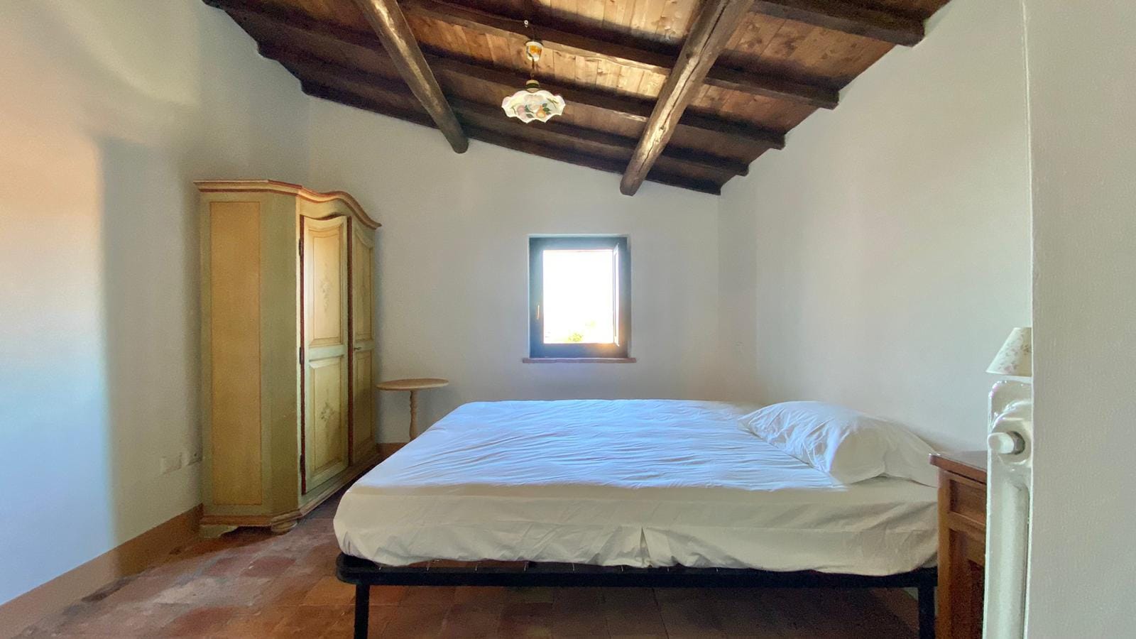 camera primo piano corpo di fabbrica indipendente